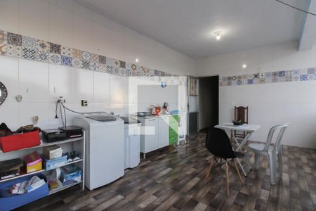 Casa à venda com 300m², 3 quartos e 1 vaga Casa à venda com 300m², 3 quartos e 1 vagaVaranda