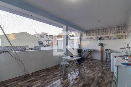 Casa à venda com 300m², 3 quartos e 1 vaga Casa à venda com 300m², 3 quartos e 1 vagaVaranda