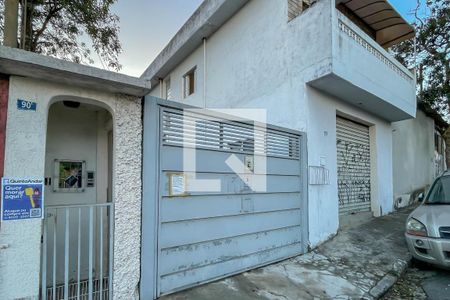 Casa à venda com 300m², 3 quartos e 1 vaga Casa à venda com 300m², 3 quartos e 1 vagaFachada