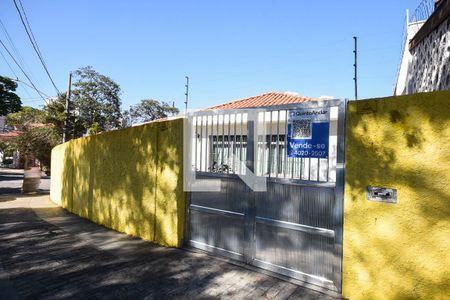 Casa para alugar com 320m², 2 quartos e 4 vagas Casa para alugar com 320m², 2 quartos e 4 vagasFachada