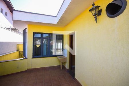 Casa para alugar com 320m², 2 quartos e 4 vagas Casa para alugar com 320m², 2 quartos e 4 vagasÁrea de serviço 1