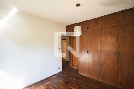 Quarto 1 de casa para alugar com 2 quartos, 320m² em Jardim Londrina, São Paulo