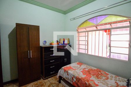 Casa à venda com 300m², 3 quartos e 5 vagas Casa à venda com 300m², 3 quartos e 5 vagasQuarto 3