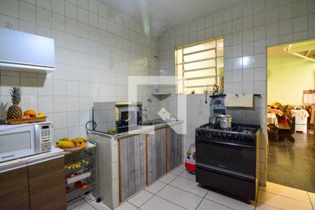Casa à venda com 300m², 3 quartos e 5 vagas Casa à venda com 300m², 3 quartos e 5 vagasCozinha