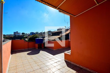Casa à venda com 300m², 3 quartos e 5 vagas Casa à venda com 300m², 3 quartos e 5 vagasÁrea comum