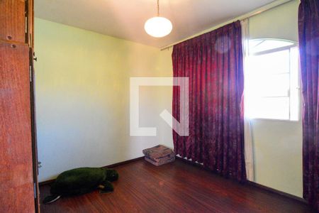 Casa à venda com 300m², 3 quartos e 5 vagas Casa à venda com 300m², 3 quartos e 5 vagasQuarto 2