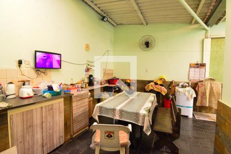 Casa à venda com 300m², 3 quartos e 5 vagas Casa à venda com 300m², 3 quartos e 5 vagasCozinha