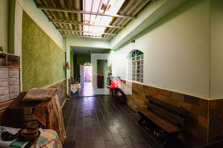 Casa à venda com 300m², 3 quartos e 5 vagas Casa à venda com 300m², 3 quartos e 5 vagasvaranda