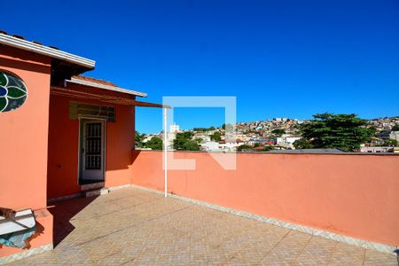 Casa à venda com 300m², 3 quartos e 5 vagas Casa à venda com 300m², 3 quartos e 5 vagasÁrea comum