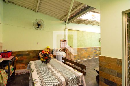 Casa à venda com 300m², 3 quartos e 5 vagas Casa à venda com 300m², 3 quartos e 5 vagasCozinha