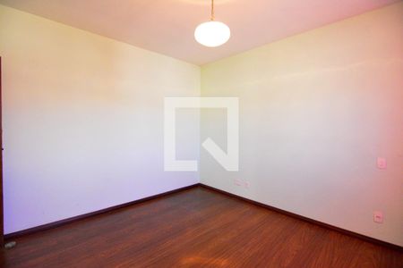 Casa à venda com 300m², 3 quartos e 5 vagas Casa à venda com 300m², 3 quartos e 5 vagasQuarto 1