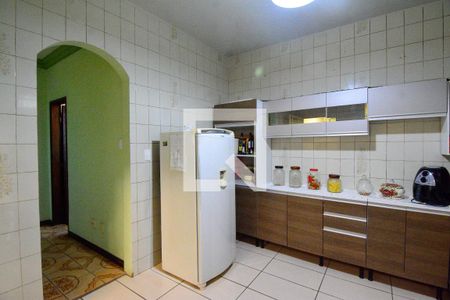 Casa à venda com 300m², 3 quartos e 5 vagas Casa à venda com 300m², 3 quartos e 5 vagasCozinha