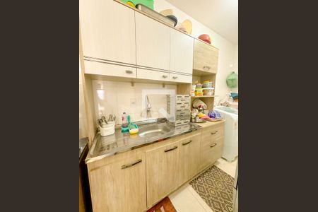 Apartamento para alugar com 72m², 2 quartos e 1 vagaDetalhe da cozinha