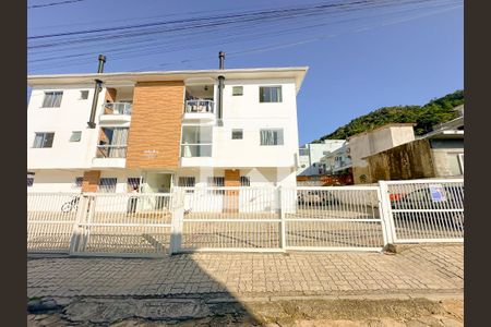 Apartamento para alugar com 72m², 2 quartos e 1 vagaFachada