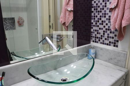 Casa de condomínio à venda com 110m², 3 quartos e 2 vagasBanheiro 1