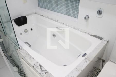 Casa de condomínio à venda com 110m², 3 quartos e 2 vagasBanheiro da Suíte 2