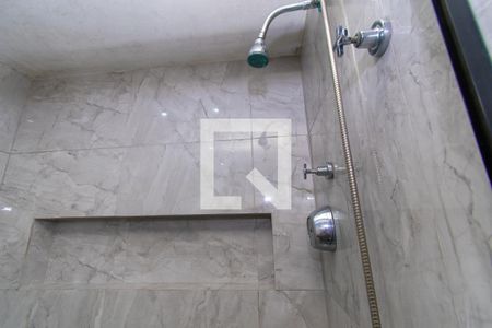 Apartamento para alugar com 185m², 4 quartos e 3 vagas Apartamento para alugar com 185m², 4 quartos e 3 vagasBanheiro da Suíte 2