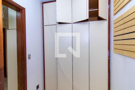 Apartamento para alugar com 185m², 4 quartos e 3 vagas Apartamento para alugar com 185m², 4 quartos e 3 vagasQuarto de Serviço