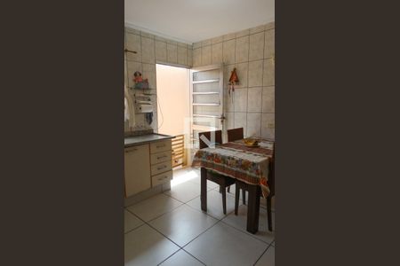 Casa à venda com 132m², 2 quartos e 2 vagas Casa à venda com 132m², 2 quartos e 2 vagasCozinha