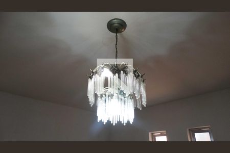 Sala de casa à venda com 2 quartos, 132m² em Jardim Roberto, Osasco