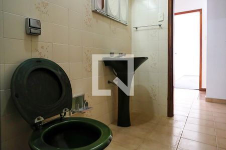 Casa à venda com 291m², 4 quartos e 3 vagasBanheiro