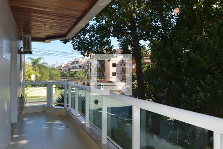 Apartamento à venda com 142m², 3 quartos e 2 vagasVaranda da Suite 2