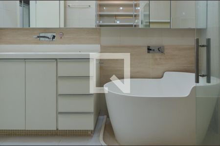 Apartamento à venda com 142m², 3 quartos e 2 vagasBanheiro da Suíte 2