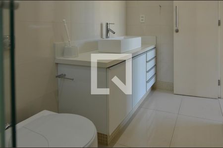 Apartamento à venda com 142m², 3 quartos e 2 vagasBanheiro da Suíte 1