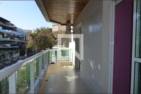 Apartamento à venda com 142m², 3 quartos e 2 vagasVaranda da Suite 2