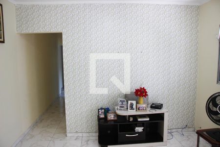 Sala de casa à venda com 3 quartos, 200m² em Vila Carmosina, São Paulo