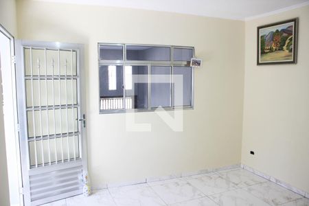 Sala de casa à venda com 3 quartos, 200m² em Vila Carmosina, São Paulo