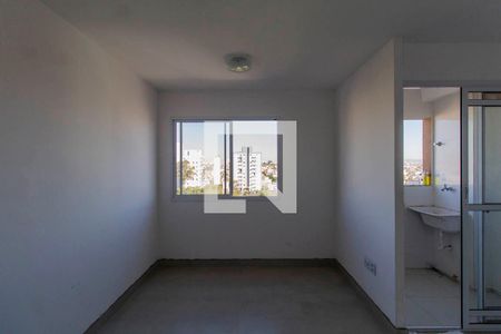Sala e Cozinha Integrada de apartamento à venda com 2 quartos, 42m² em Vila Paranaguá, São Paulo