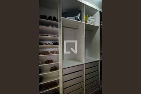 Casa à venda com 125m², 3 quartos e 2 vagasCloset