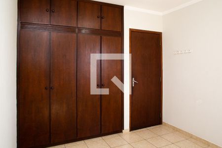 Apartamento à venda com 135m², 4 quartos e 2 vagasQuarto 2