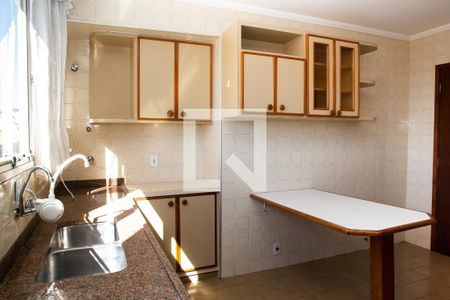 Apartamento à venda com 135m², 4 quartos e 2 vagasCozinha