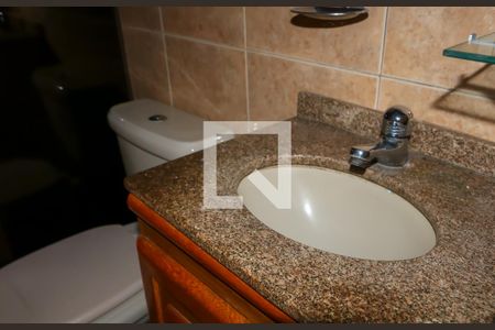 Casa à venda com 300m², 7 quartos e 3 vagasBanheiro da Suíte 1