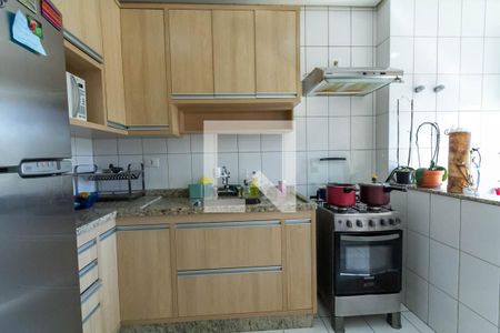Apartamento à venda com 105m², 3 quartos e 2 vagas Apartamento à venda com 105m², 3 quartos e 2 vagasCozinha e Área de Serviço
