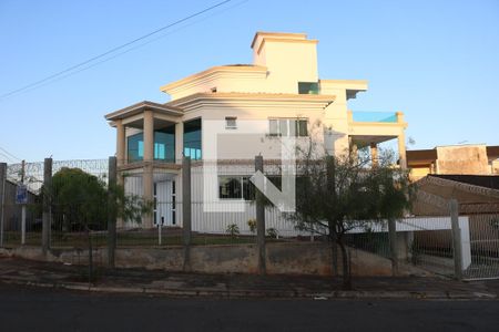 Casa para alugar com 650m², 4 quartos e 2 vagasFachada