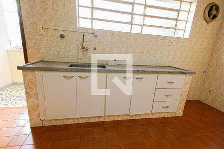 Casa para alugar com 148m², 2 quartos e 2 vagas Casa para alugar com 148m², 2 quartos e 2 vagasCozinha - Armários
