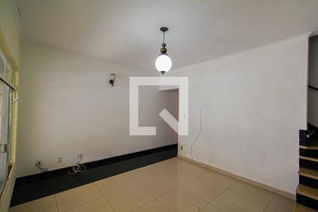 Casa para alugar com 148m², 2 quartos e 2 vagas Casa para alugar com 148m², 2 quartos e 2 vagasSala