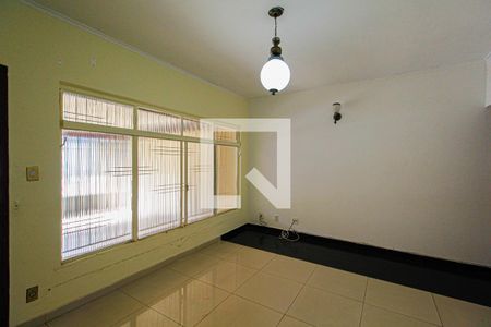 Casa para alugar com 148m², 2 quartos e 2 vagas Casa para alugar com 148m², 2 quartos e 2 vagasSala
