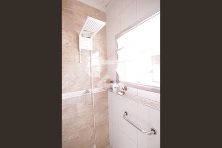 Casa à venda com 250m², 3 quartos e 2 vagasBanheiro