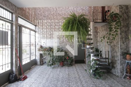 Casa à venda com 250m², 3 quartos e 2 vagasQuintal