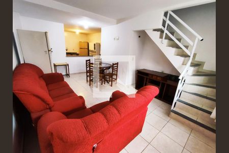 Sala de casa de condomínio para alugar com 2 quartos, 80m² em Piedade, Rio de Janeiro
