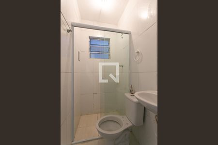 Banheiro de casa de condomínio para alugar com 1 quarto, 35m² em Vila Esperança, São Paulo