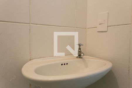 Banheiro de casa de condomínio para alugar com 1 quarto, 35m² em Vila Esperança, São Paulo