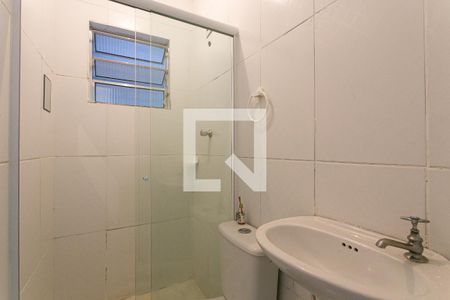 Banheiro de casa de condomínio para alugar com 1 quarto, 35m² em Vila Esperança, São Paulo