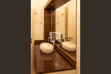 Apartamento à venda com 85m², 2 quartos e 1 vaga Apartamento à venda com 85m², 2 quartos e 1 vagaBanheiro