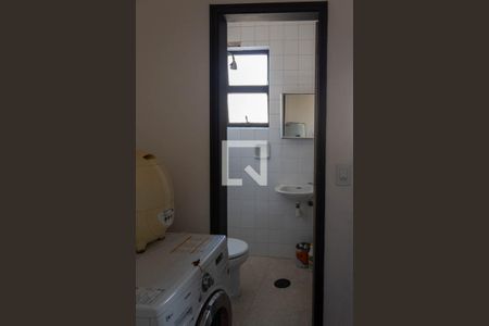 Banheiro de serviço de apartamento à venda com 2 quartos, 85m² em Petrópolis, Porto Alegre