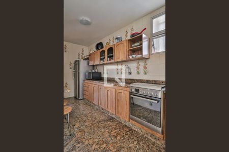 Casa à venda com 280m², 4 quartos e 3 vagasCozinha